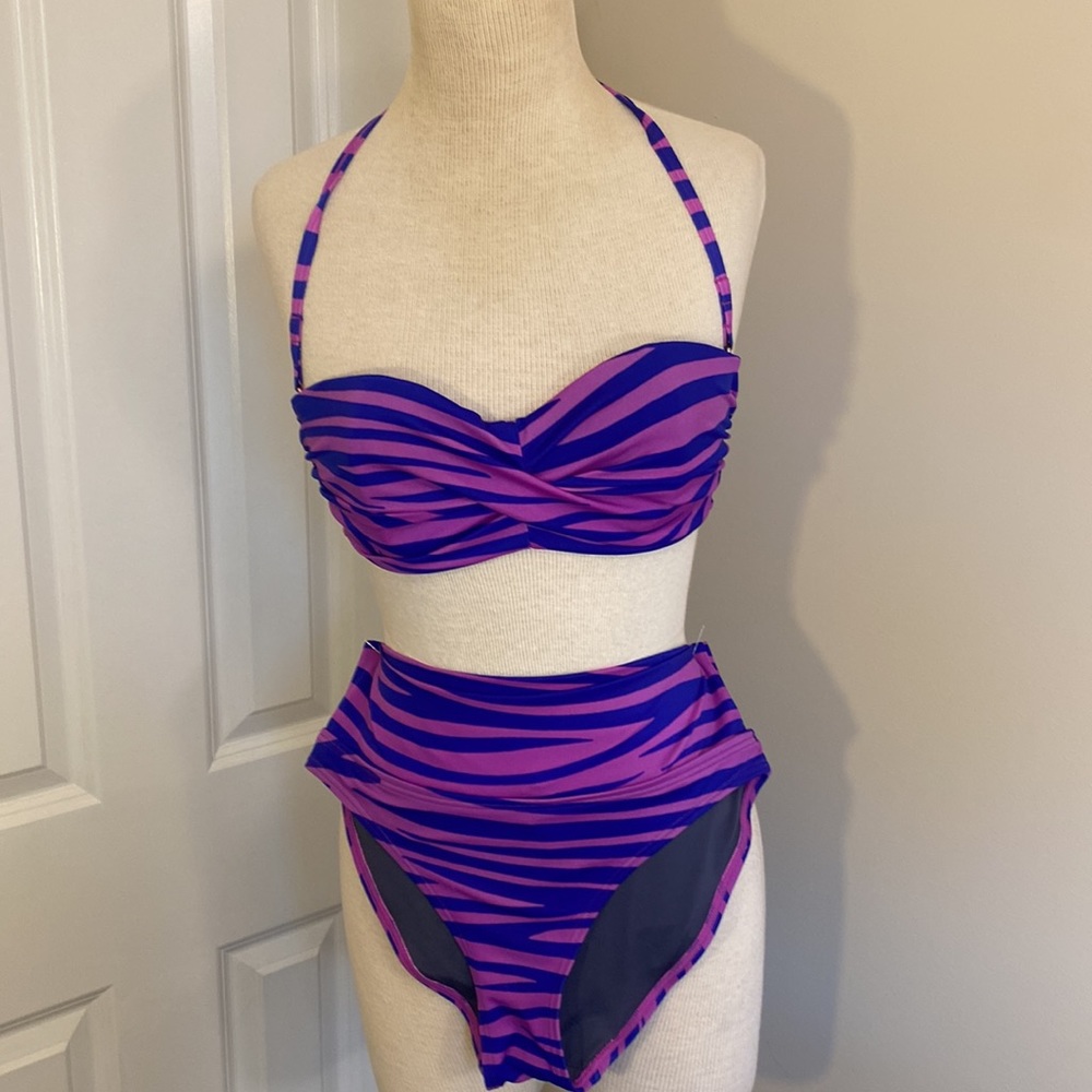 Victoria’s Secret 2 pc Bikini 34 D top small bottoms blue & purple print